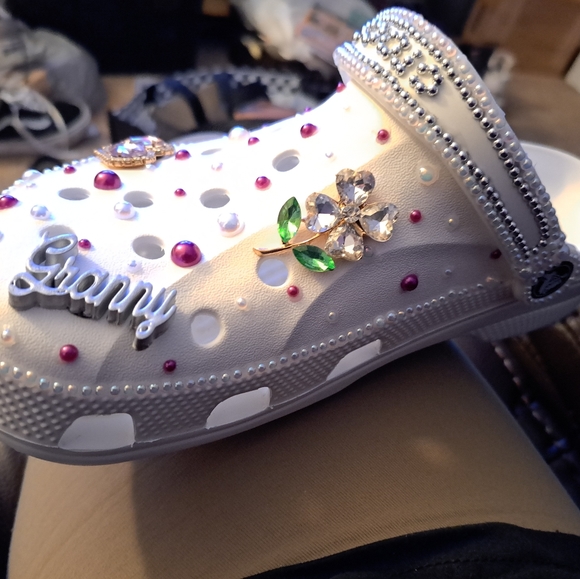 Custom Crocs - Picture 3 of 4